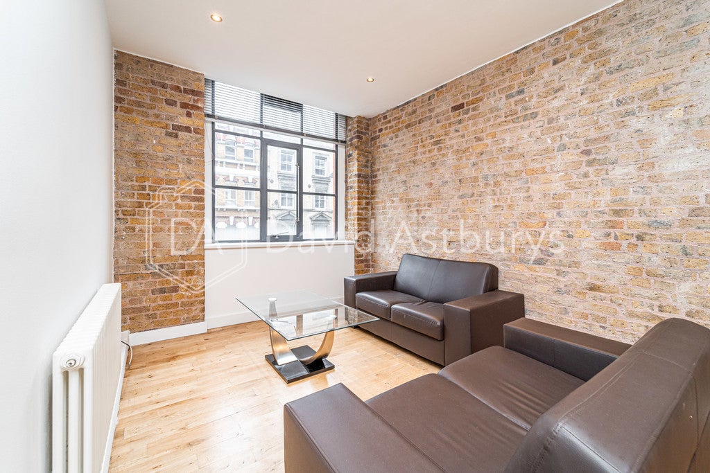 Flat Nathaniel Close in Greater London