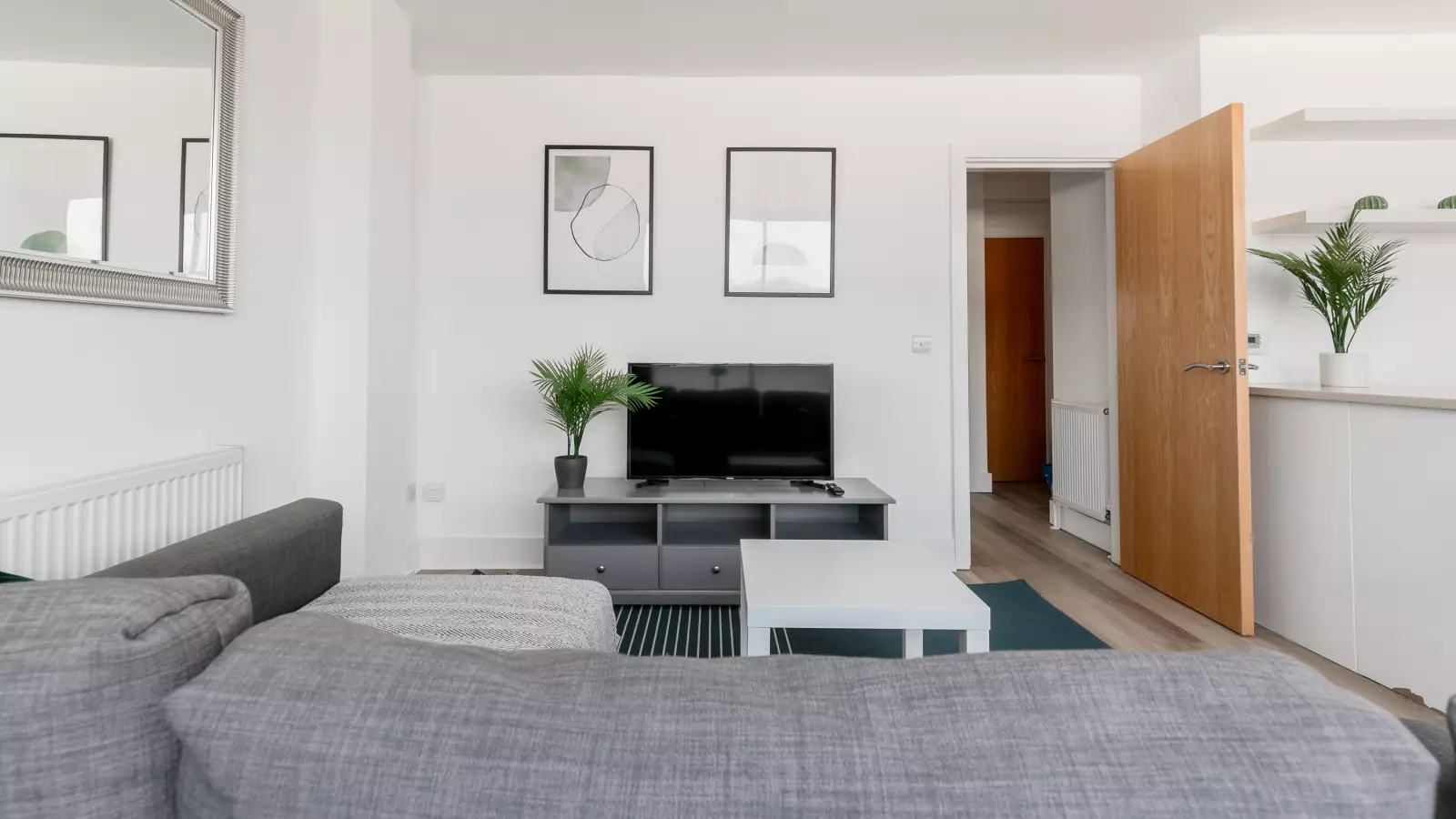 Flat Spear Mews in Greater London