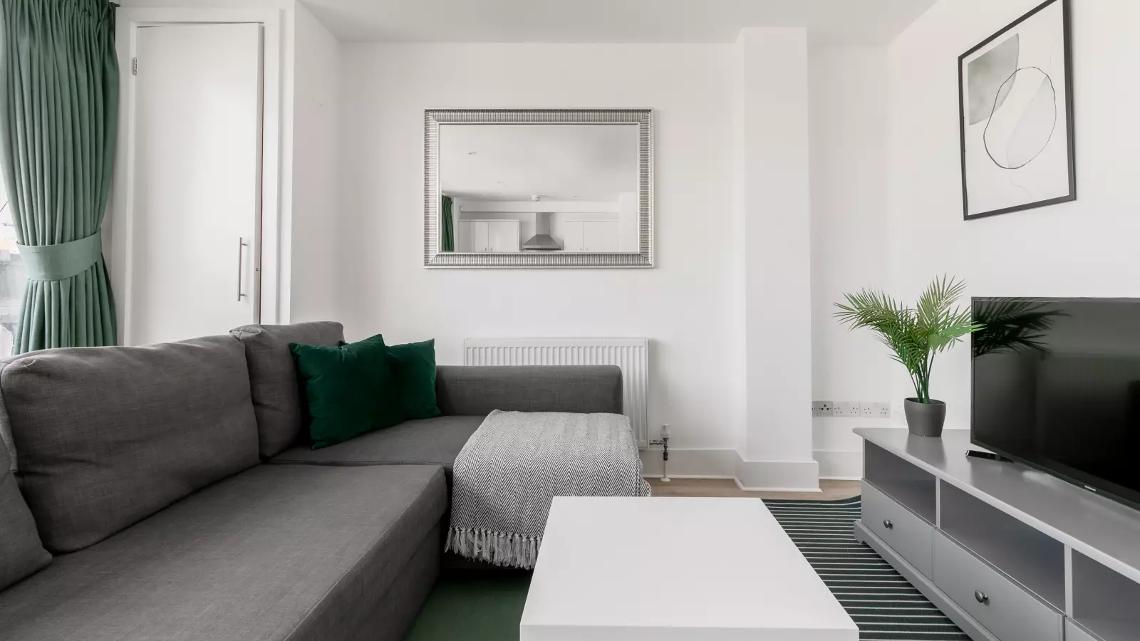 Flat Spear Mews in Greater London