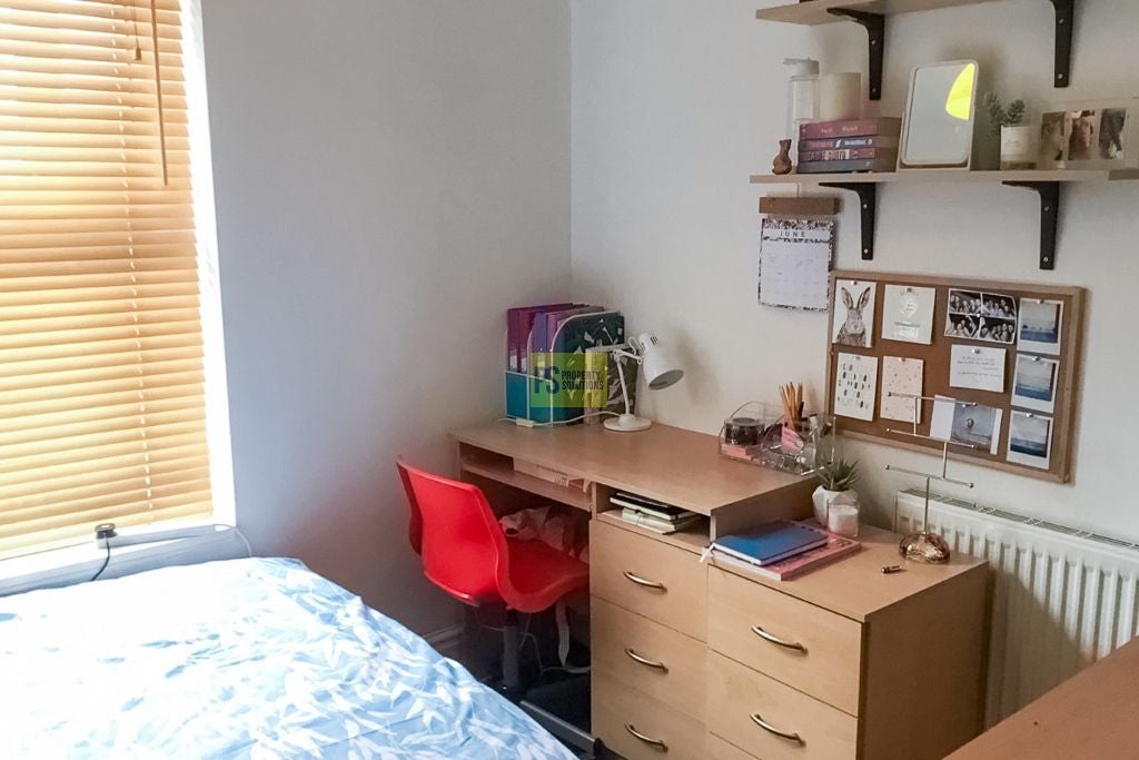 Flat Tiverton Road in Birmingham