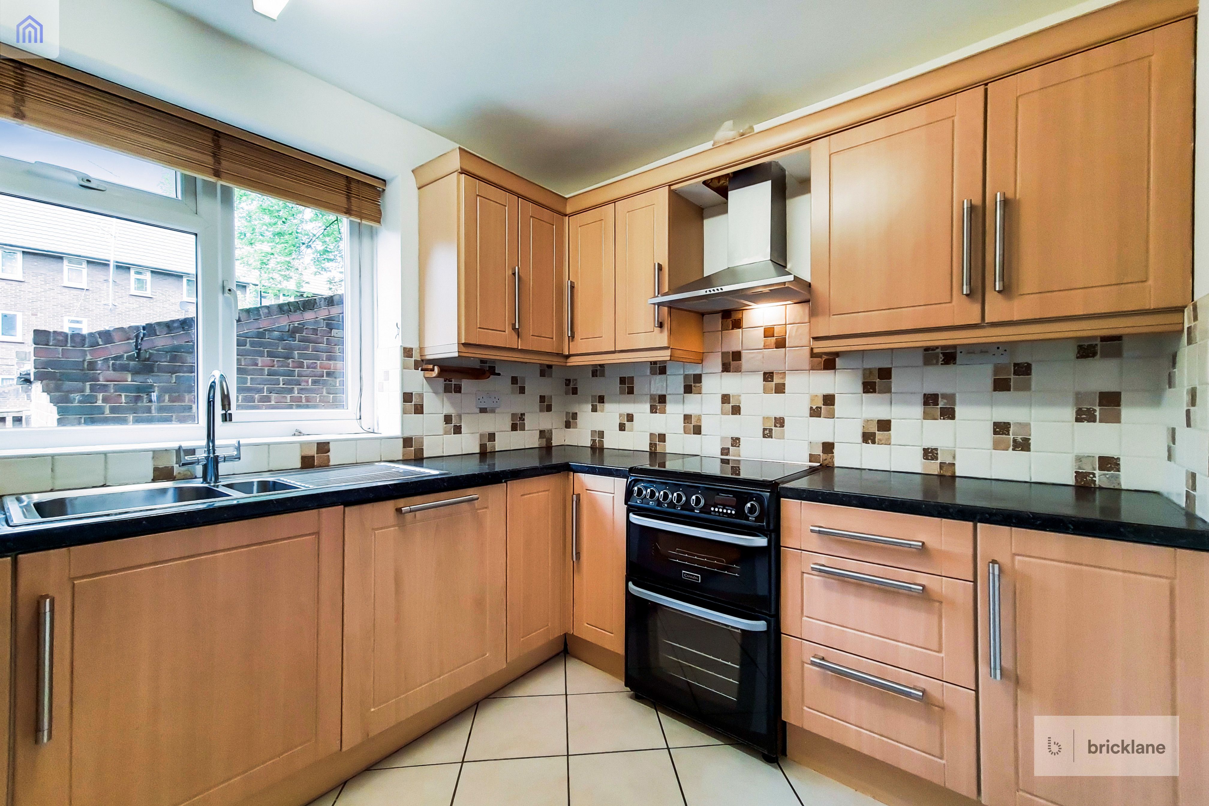 Flat Blaney Crescent in Greater London