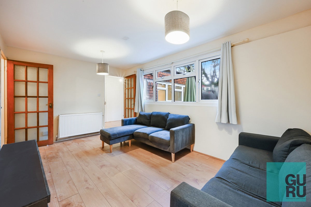 House Coombe Lane in Greater London