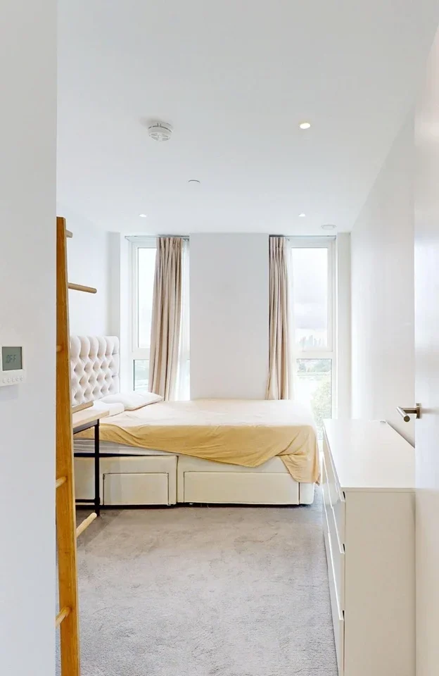 Flat Newnton Close in Greater London