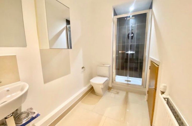 Room Whiston Road in Greater London