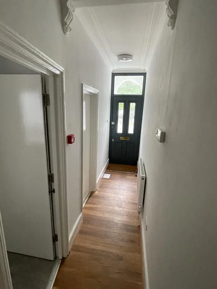 Room Layton Road in Greater London