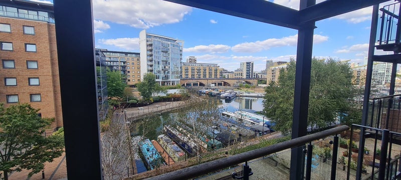 Room Branch Road in Greater London