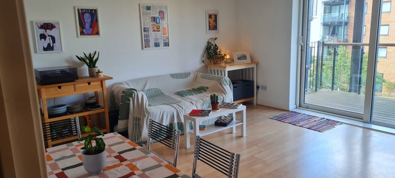 Room Branch Road in Greater London