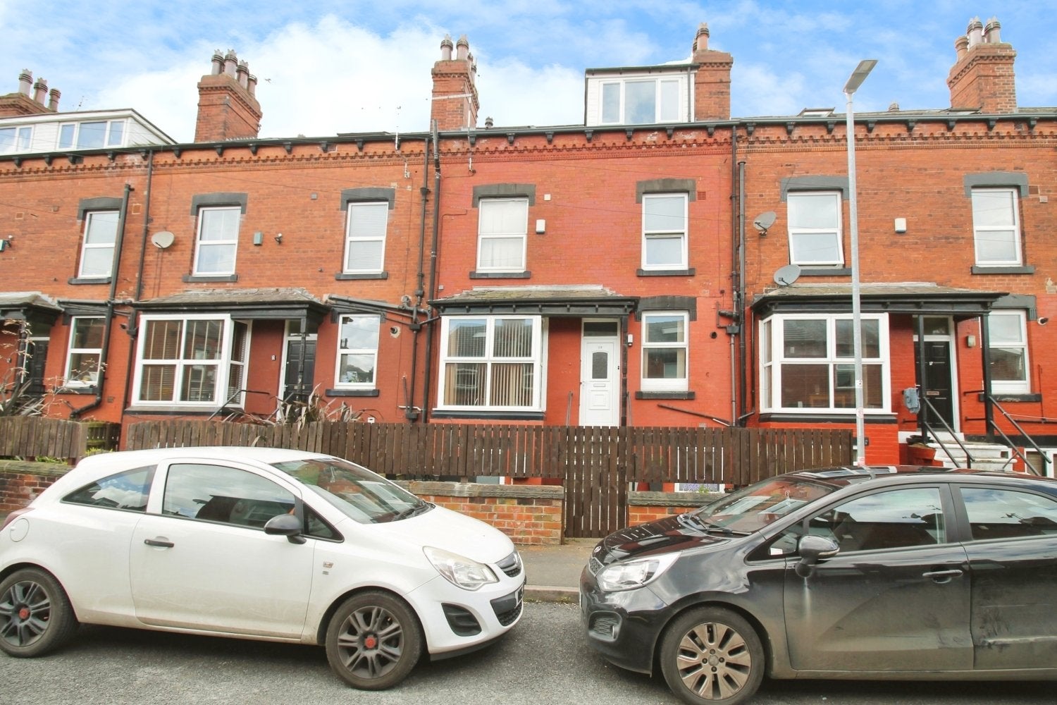 Room Trelawn Terrace in Leeds