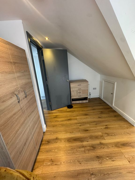 Room St. Barnabas Street in London