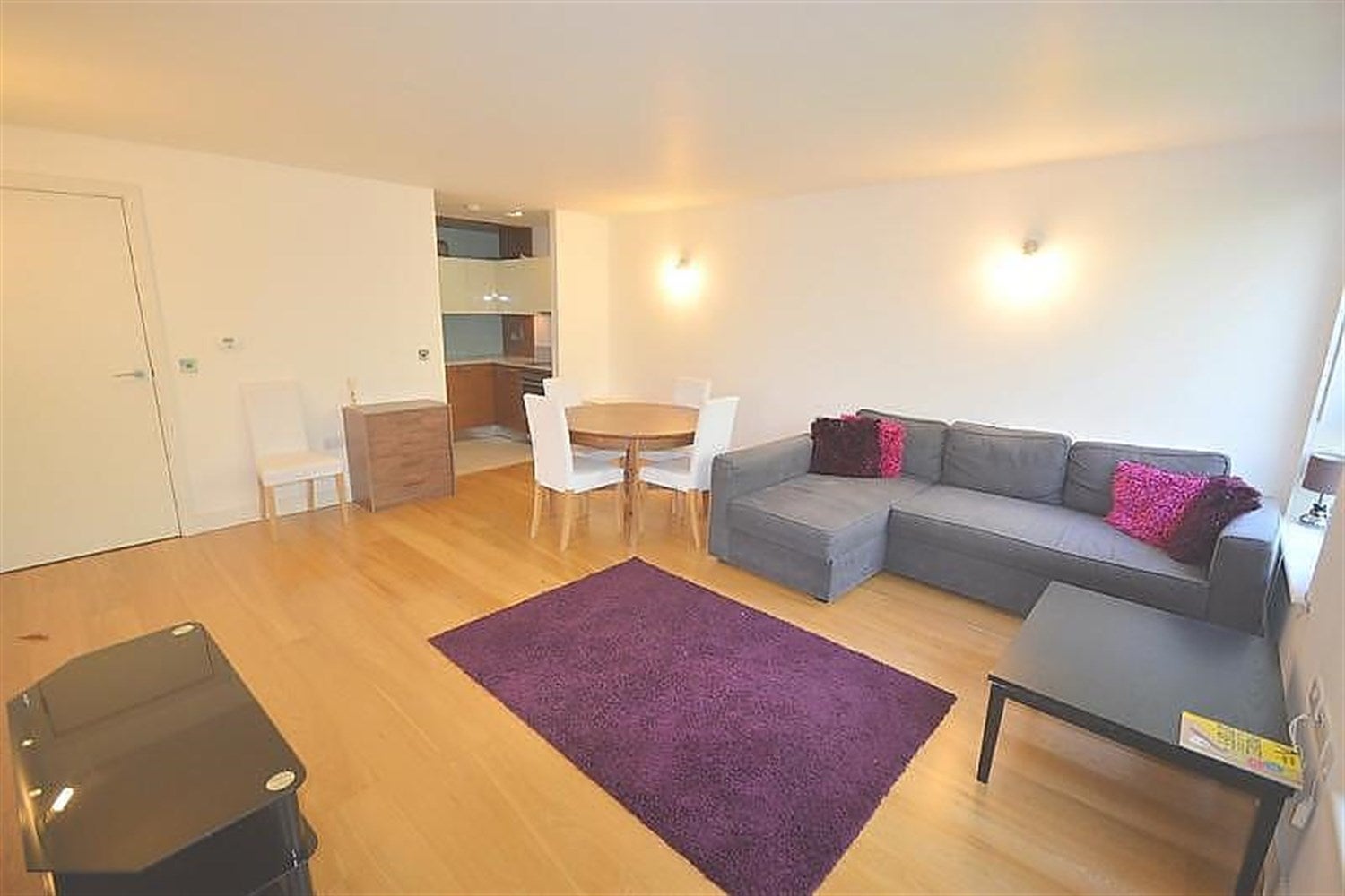 Flat Gifford Street in Greater London