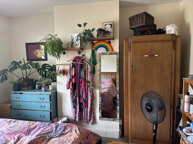 Room Heyford Avenue in Bristol