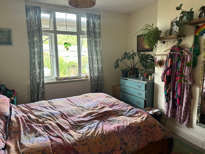 Room Heyford Avenue in Bristol