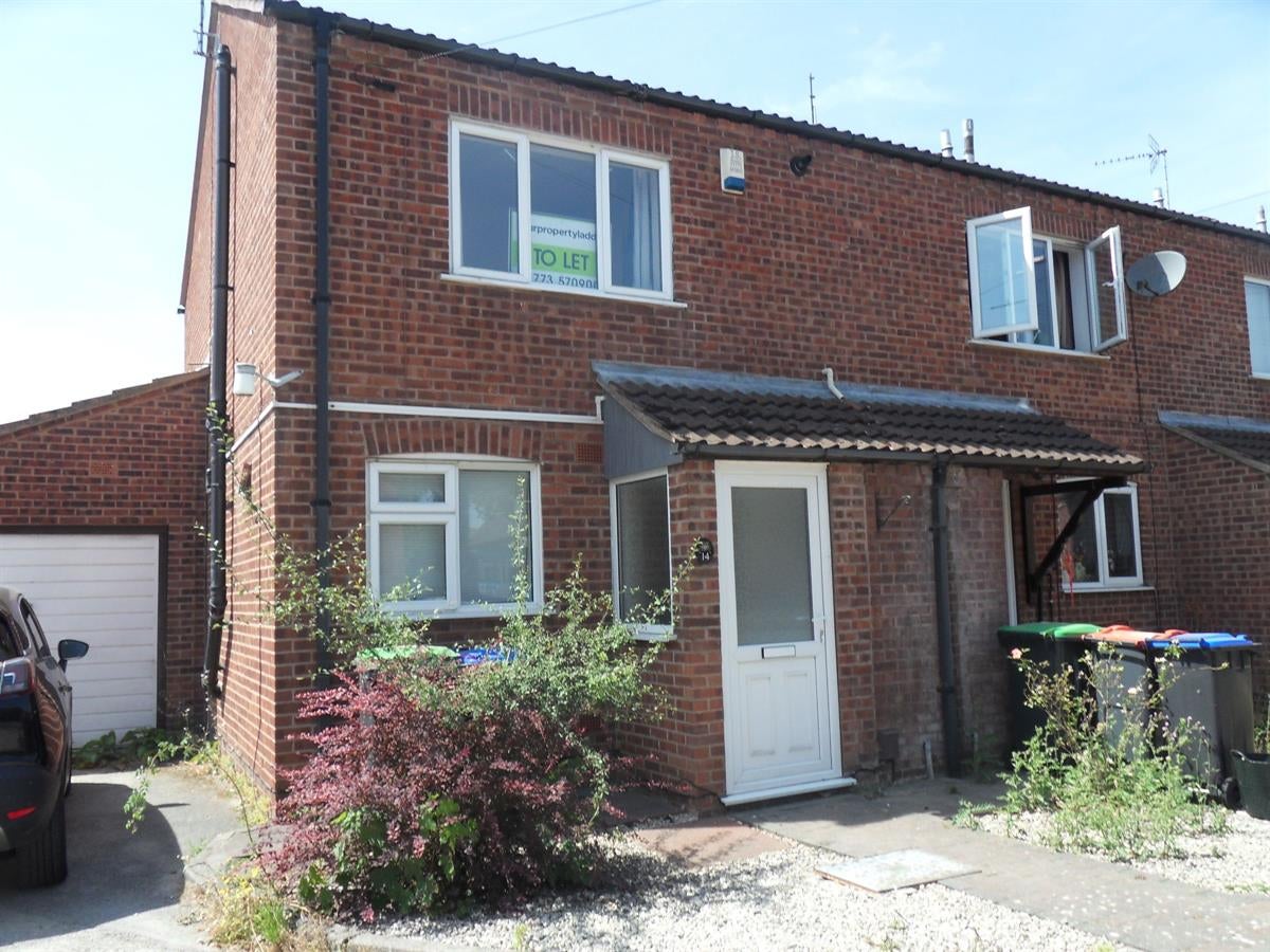 House St Mary's Walk in Selston