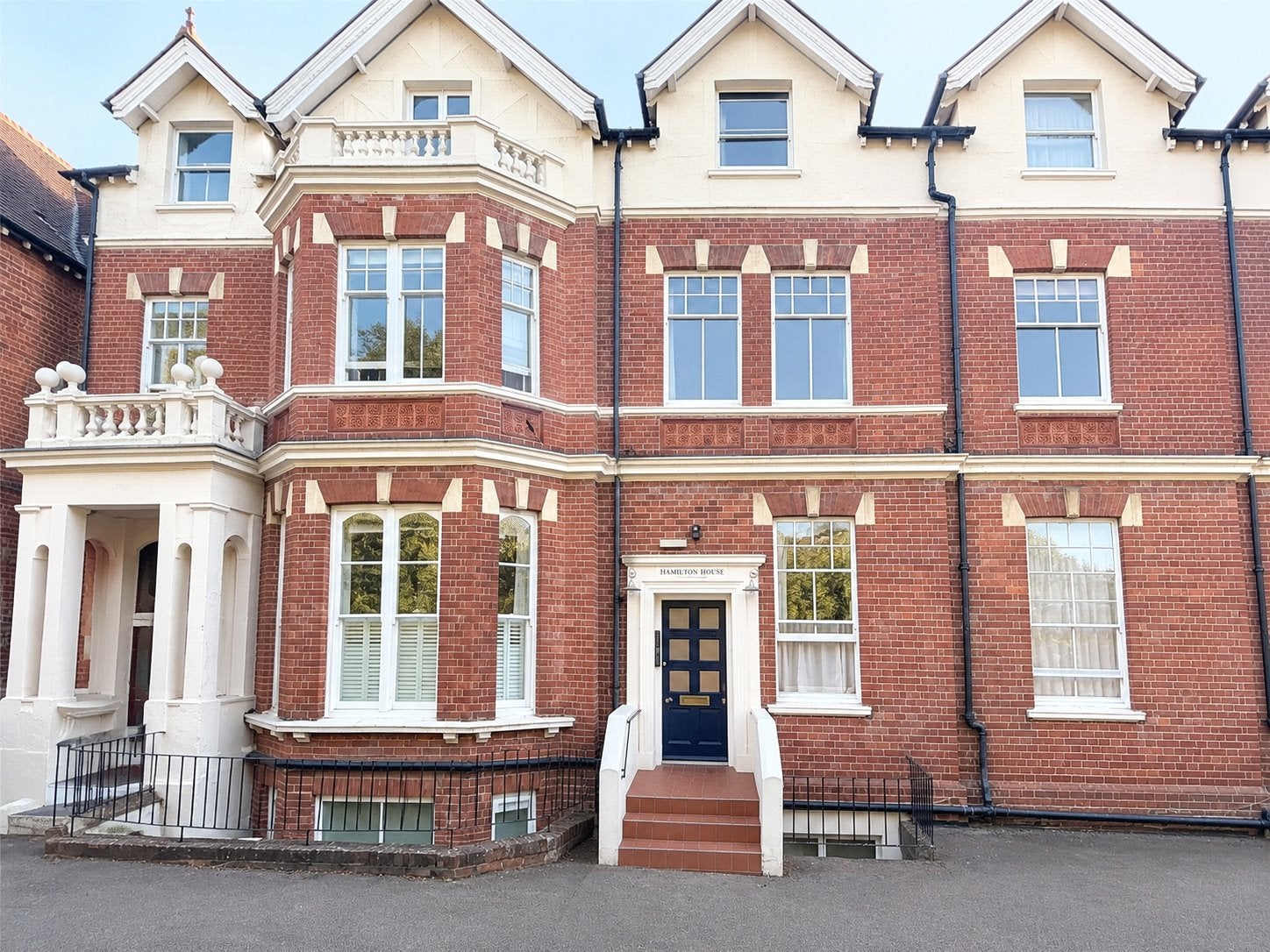 Flat Dukes Drive in Tunbridge Wells