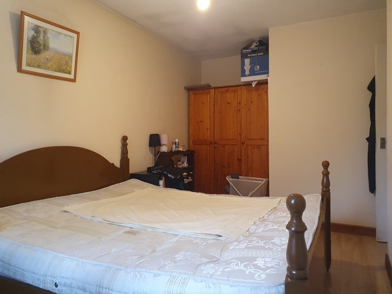 House Harriet Close in Greater London