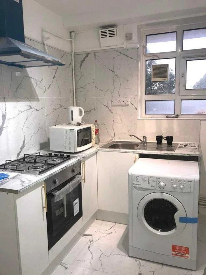 Room North End Road in Greater London