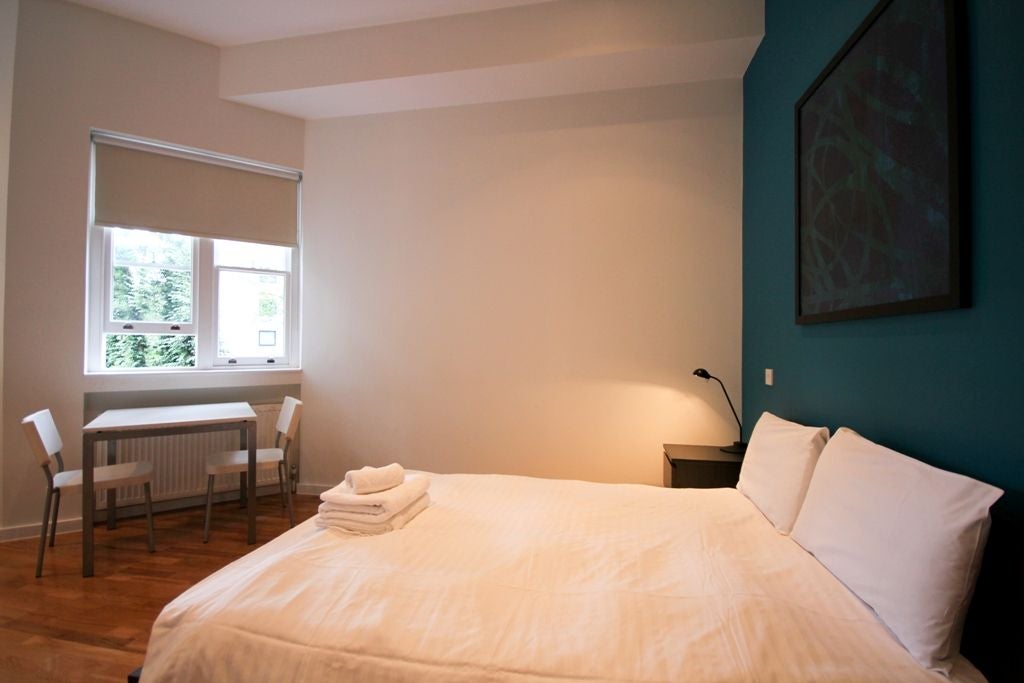 Flat Holland Park Avenue in Greater London