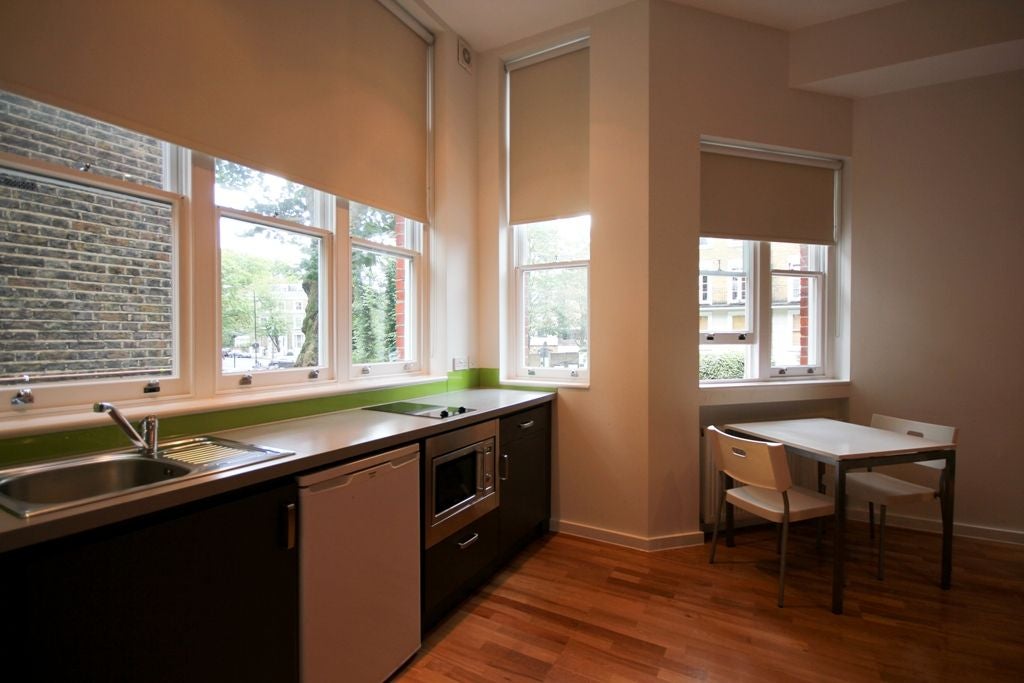Flat Holland Park Avenue in Greater London