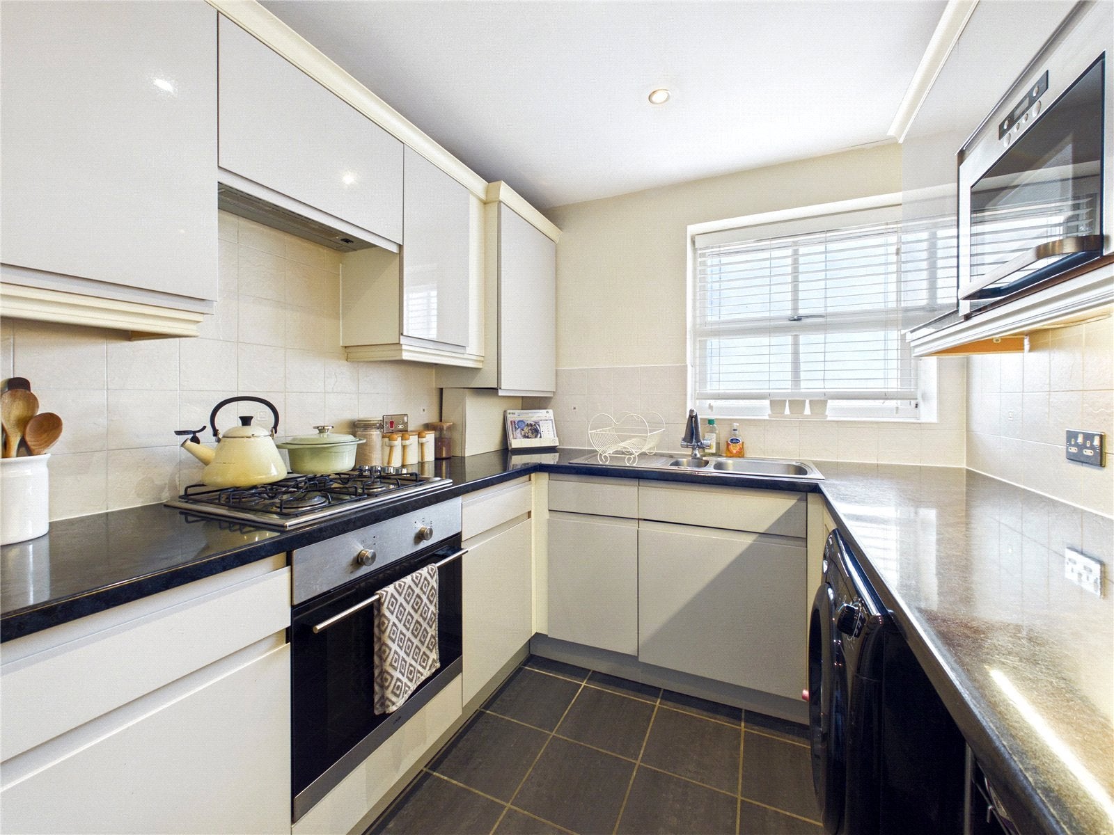 Flat Henry Laver Court in Colchester