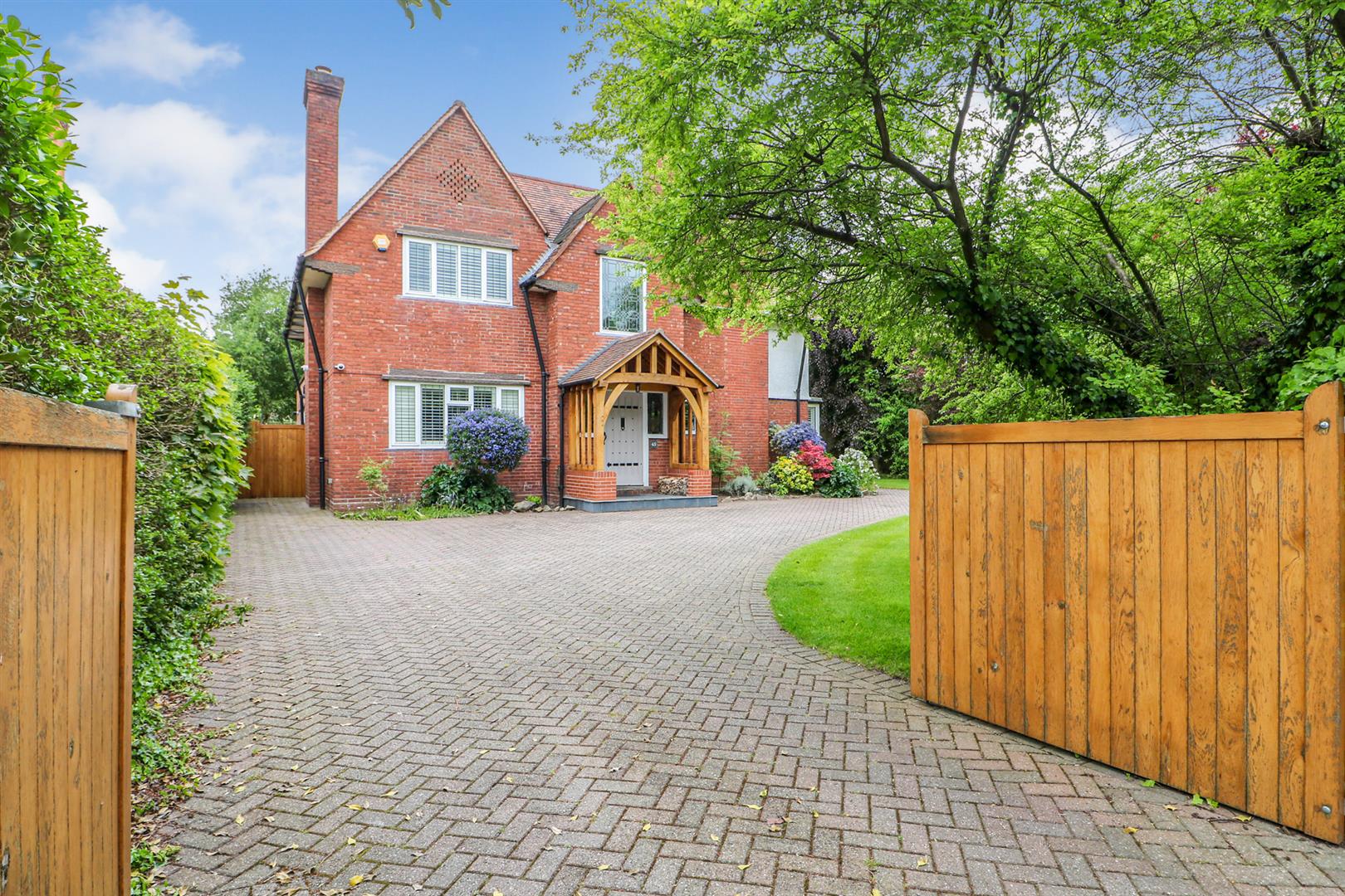 House Keepers Road in Shenstone