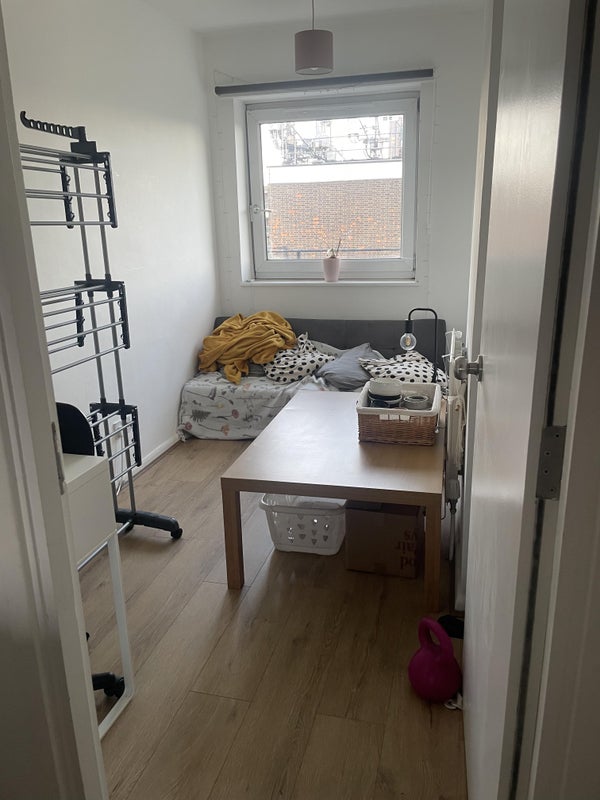 Room Abbey Street in Greater London