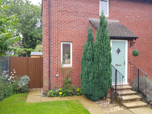 Flat Buttermere Close in London