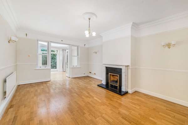 House Wyatt Drive in Greater London