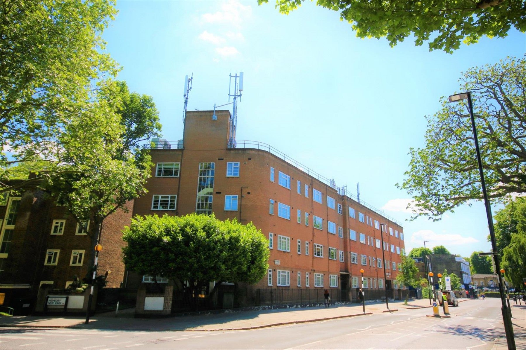 Flat Highbury Grove in Greater London