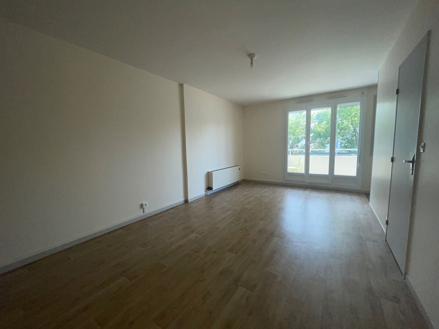 Flat Boulevard Charles de Gaulle in Saint-Cyr-sur-Loire