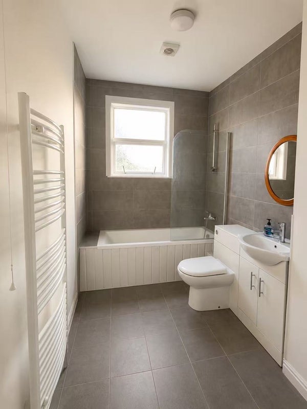 Room Westfield Road in Greater London