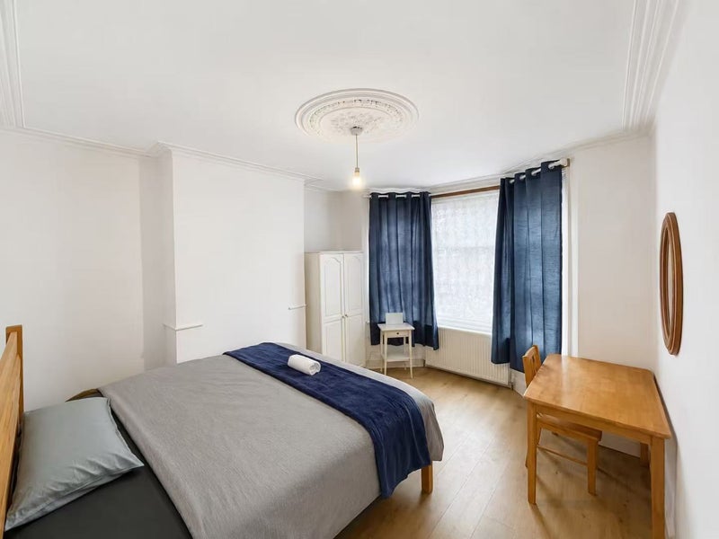 Room Westfield Road in Greater London