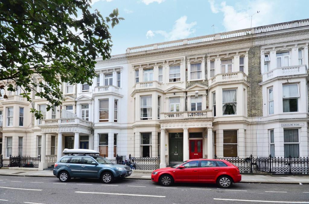 Flat Fairholme Road in Greater London