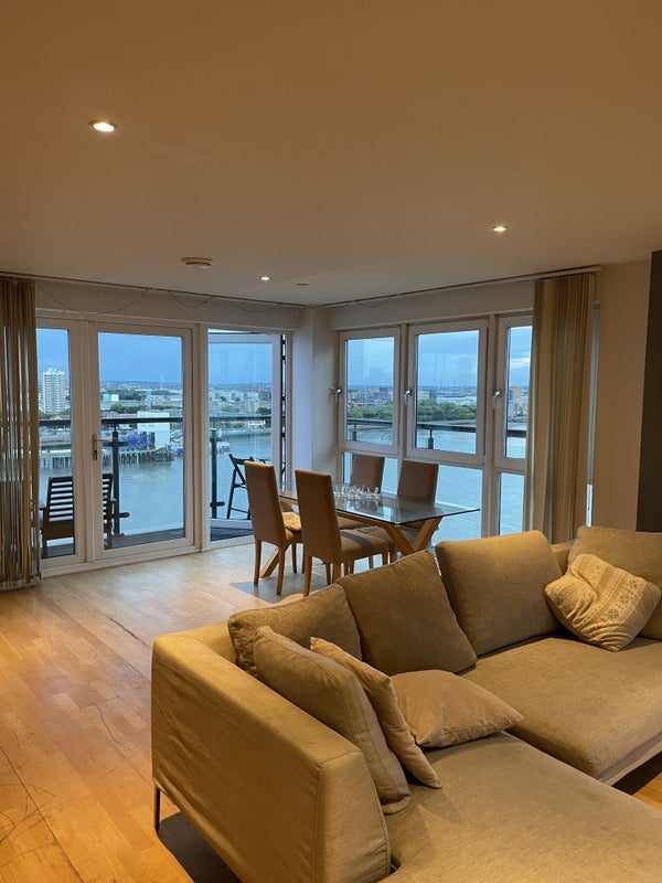 Room Mast Quay in Greater London