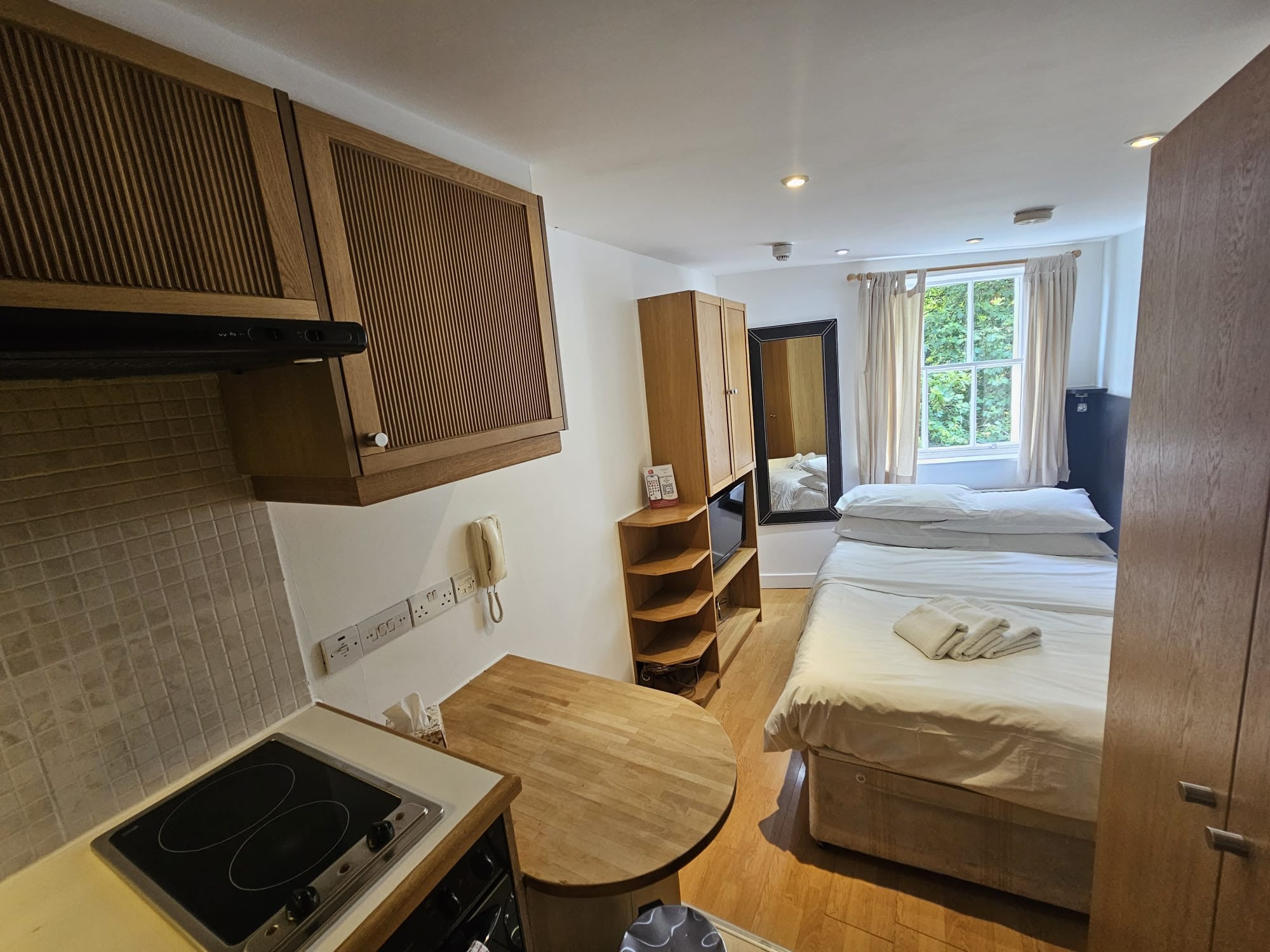 Flat Cartwright Gardens in Greater London