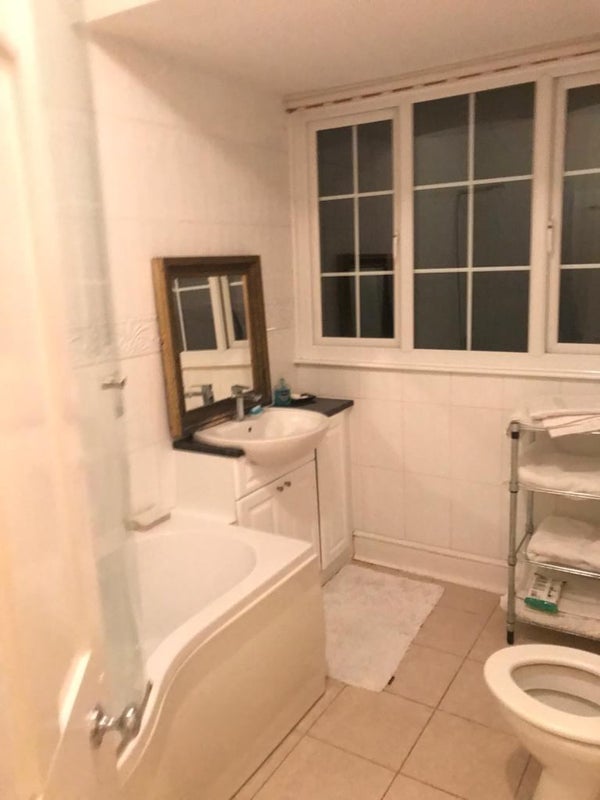Room Sundridge Avenue in Greater London