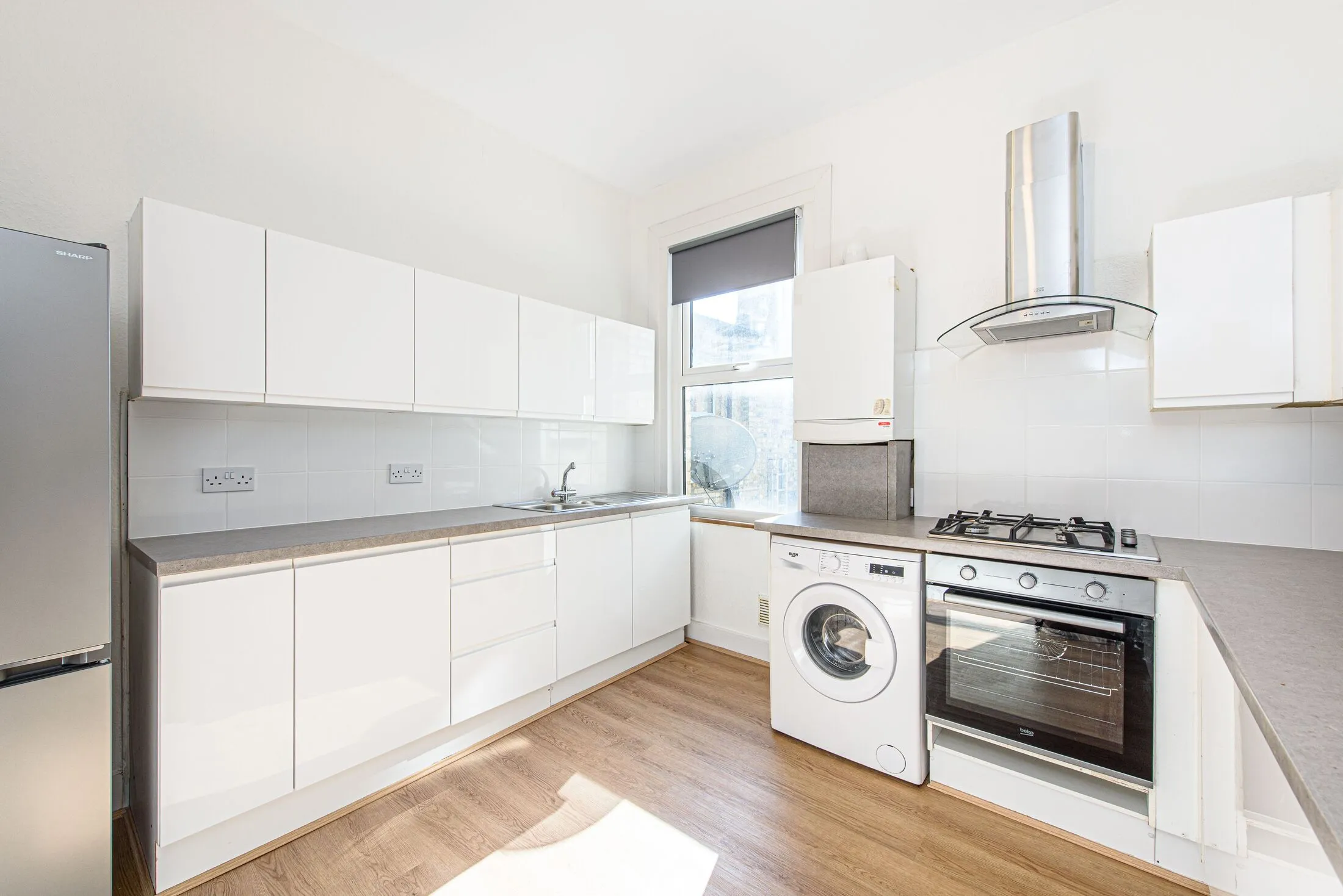Flat Bulwer Gardens in Greater London