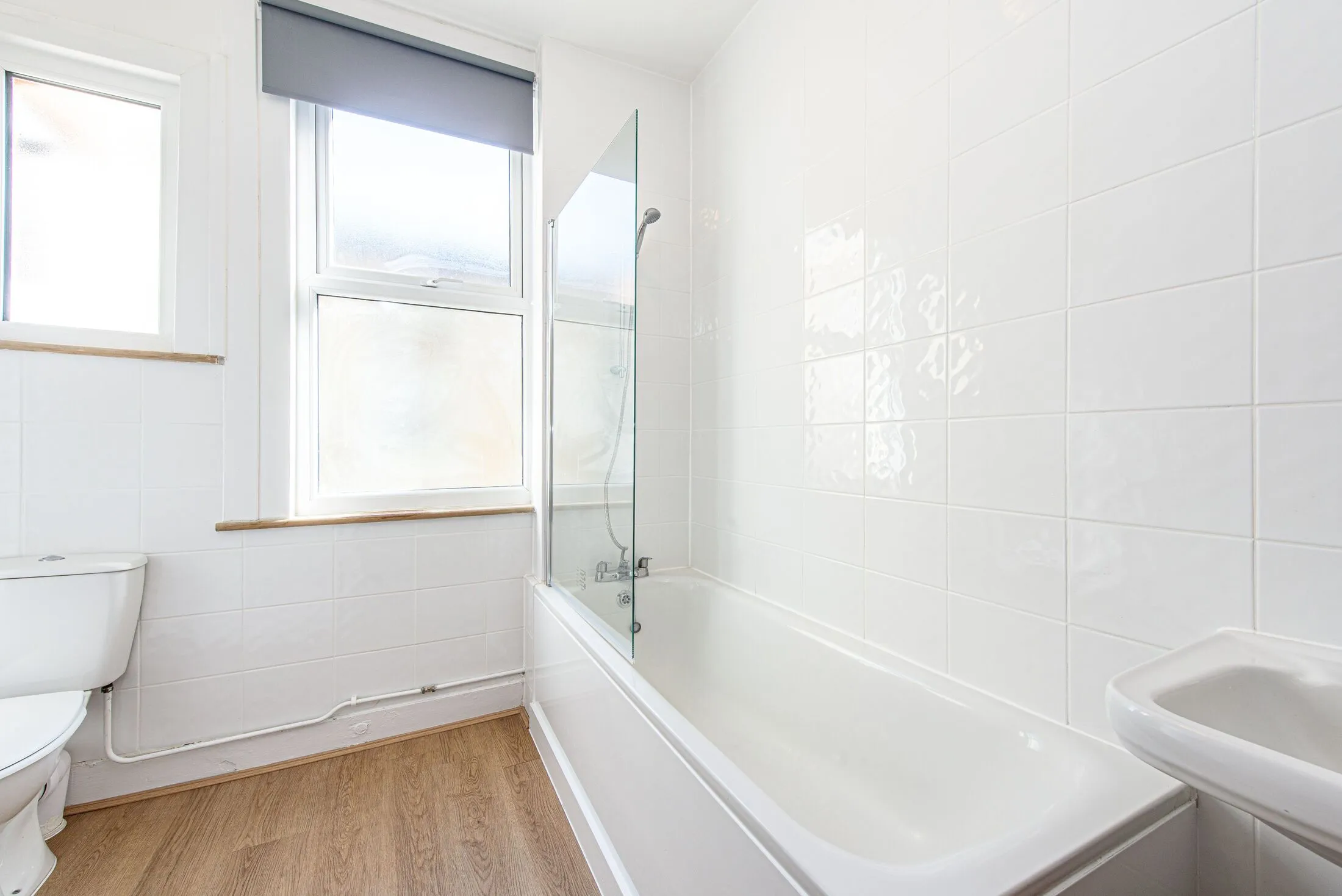 Flat Bulwer Gardens in Greater London