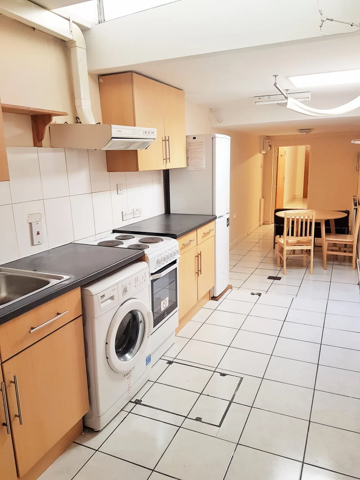 Flat Pemberton Road in Greater London