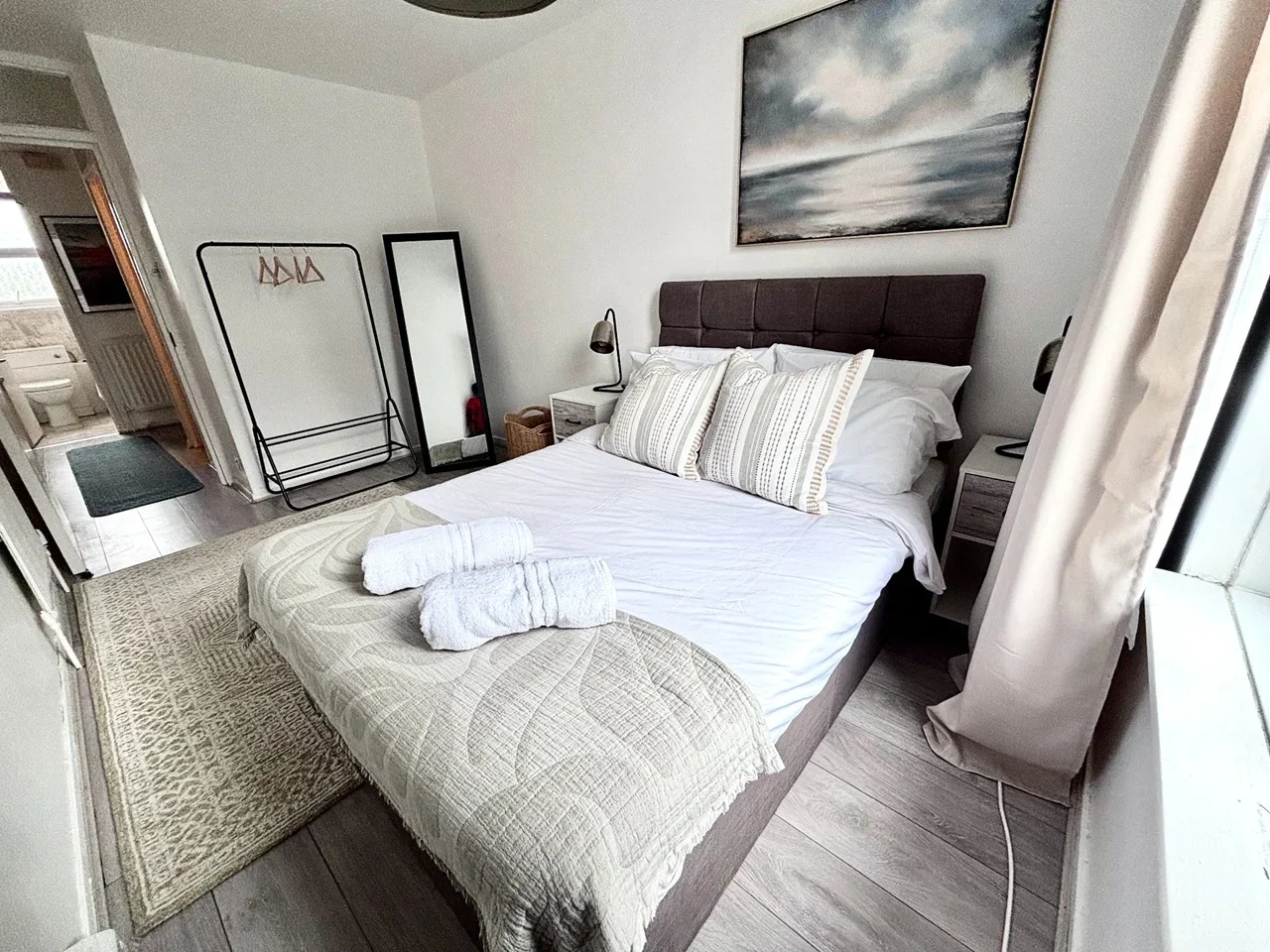 Flat Brabourne Close in Greater London