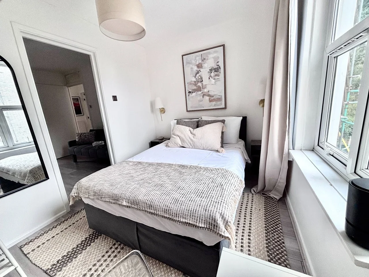 Flat Brabourne Close in Greater London