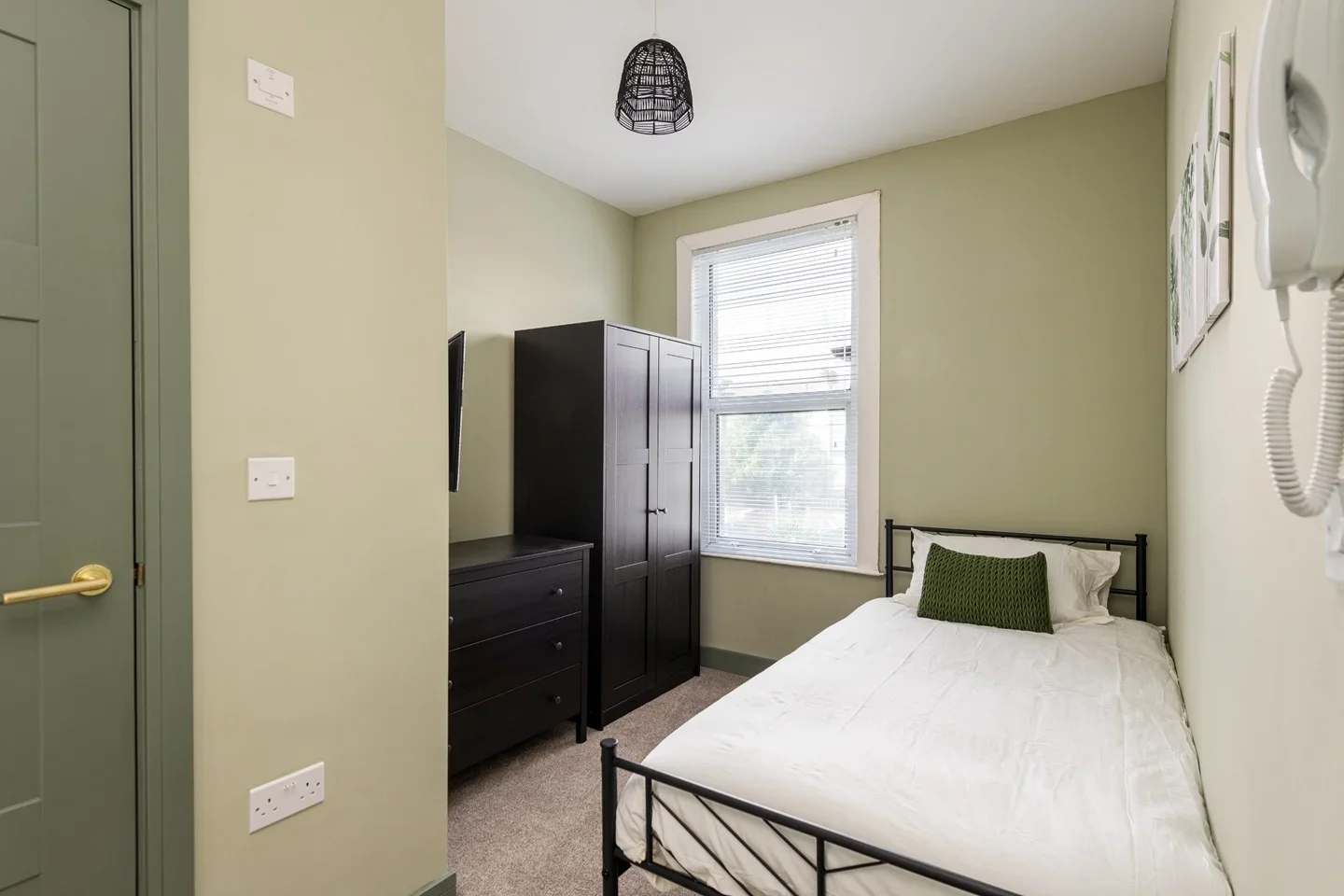 Room College Avenue in Gillingham