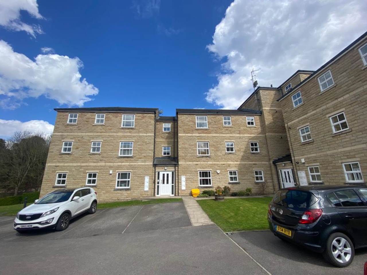 Flat Broom Mills Road in Leeds