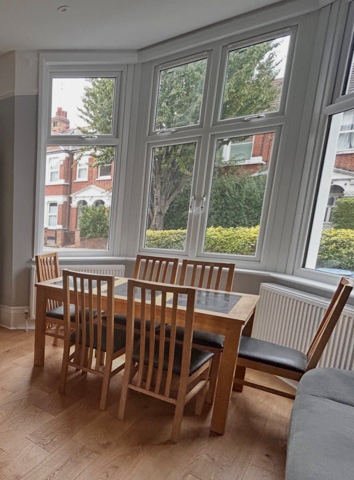 Flat Riffel Road in Greater London