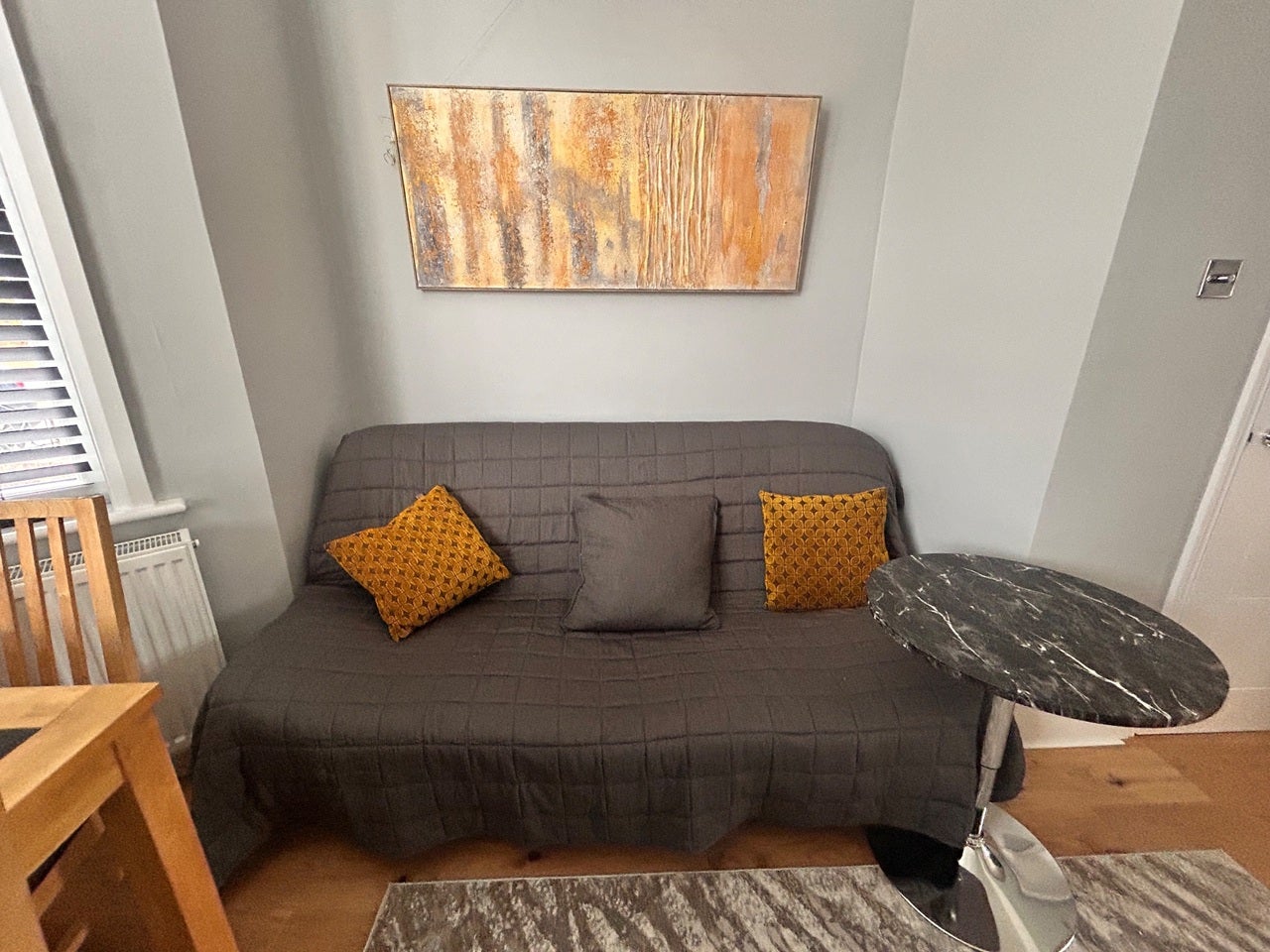 Flat Riffel Road in Greater London