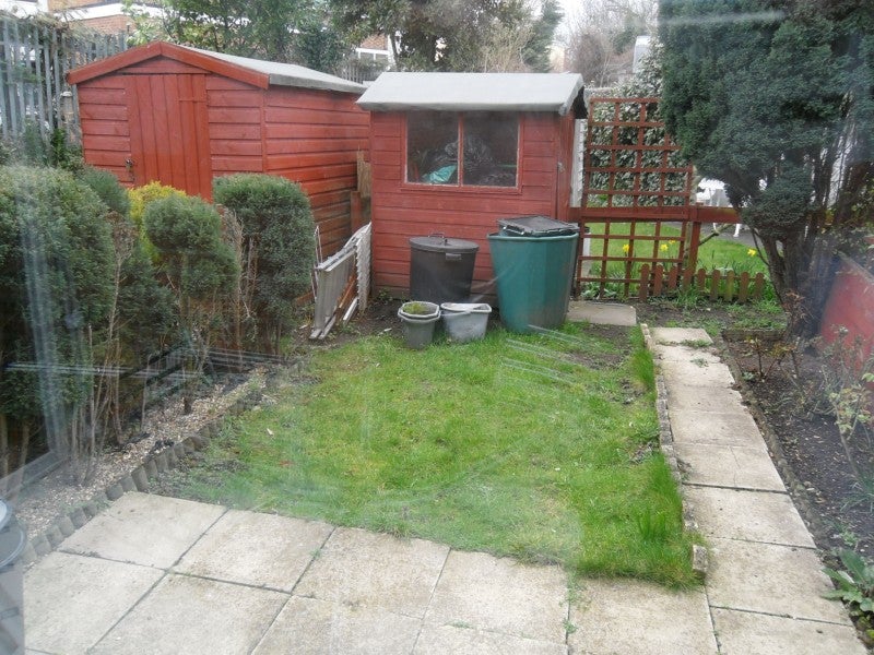 House Barleyfields Close in Greater London