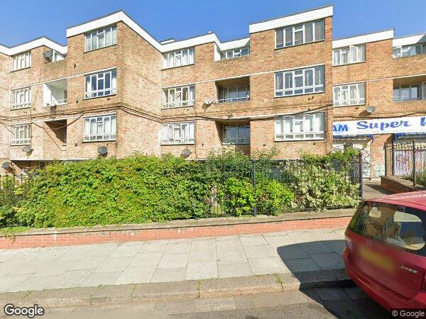 Flat Overhill Road in Greater London