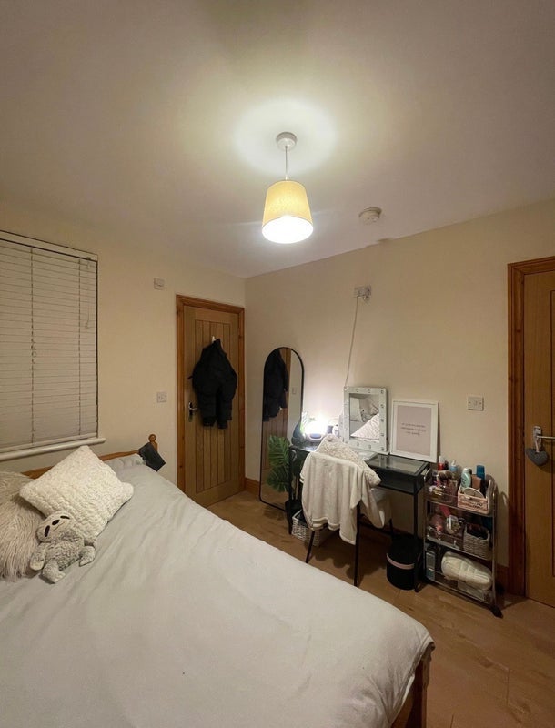 Room Letchworth Street in Greater London