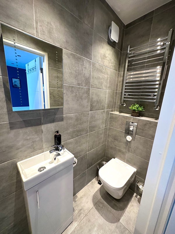 Room Brighton Road in Greater London