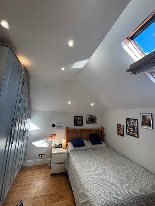 Room Robinson Road in Greater London