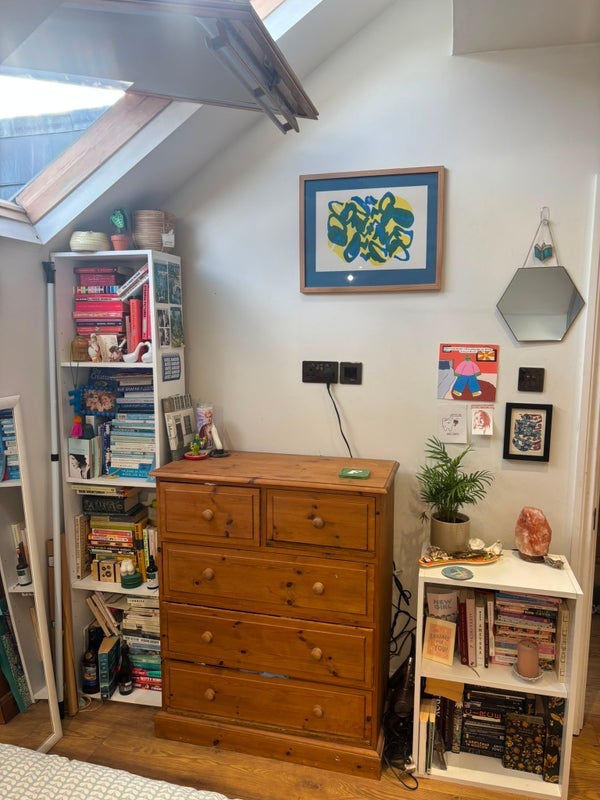 Room Robinson Road in Greater London